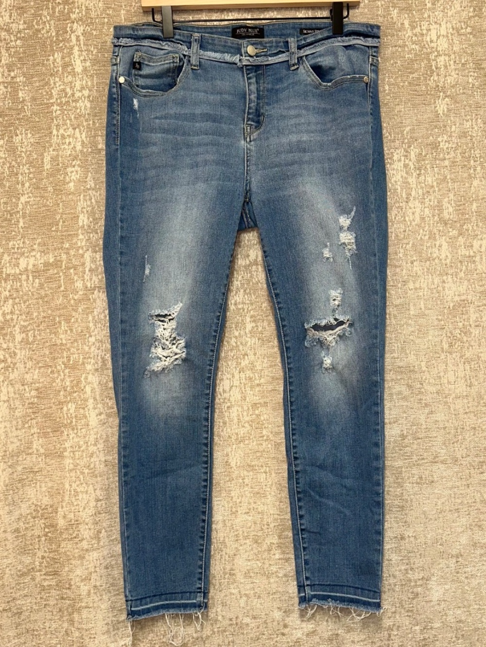 Judy Blue Skinny Fit Jeans. Size 15/32 - Picture 4 of 6
